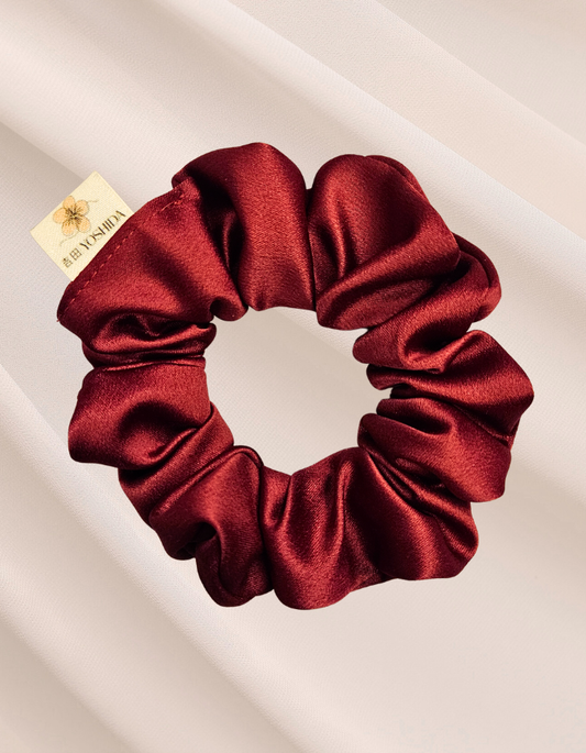 Merlot Mini - Scrunchie de Cetim Vermelho Queimado
