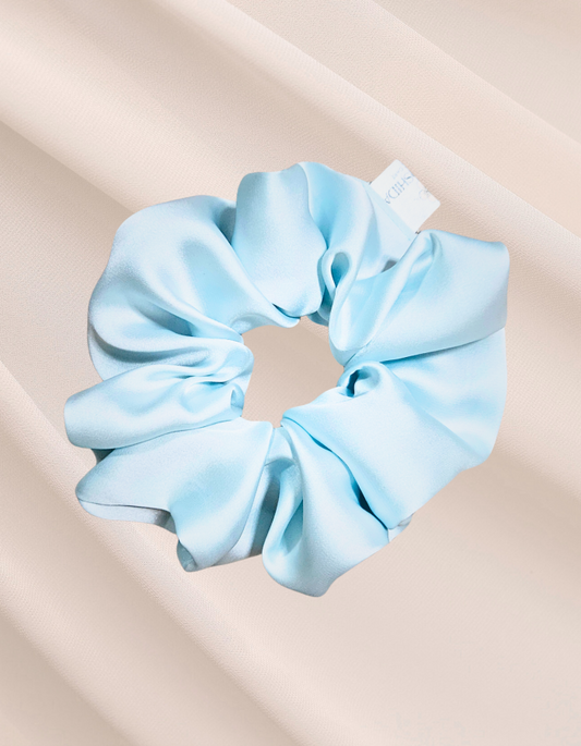 Brisa - Scrunchie de Seda Azul Claro