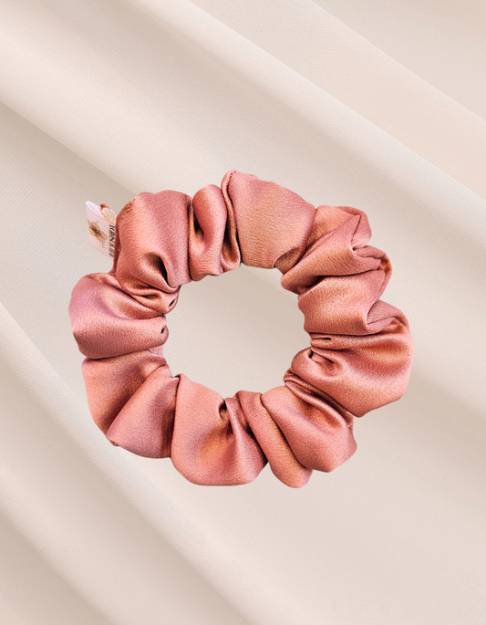 Rosé Siena Mini - Scrunchie de Cetim Rosé Queimado