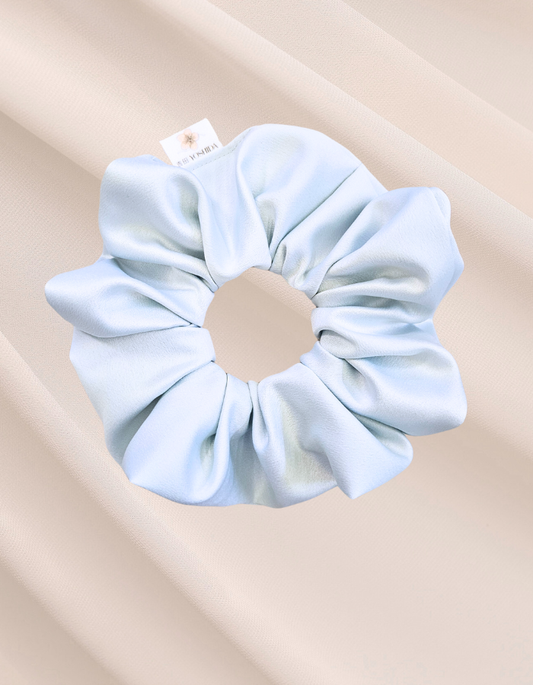 Cloud - Scrunchie de Cetim Azul Claro