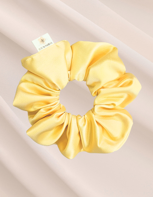 Sol Suave - Scrunchie de Cetim Amarelo Manteiga Intenso