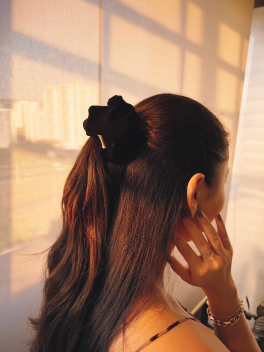 Nuit - Scrunchie de Veludo Alemão Preto