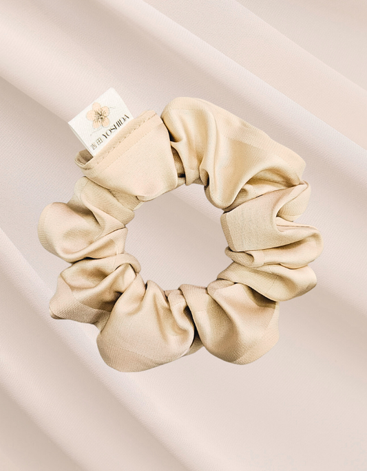 Pérola Line Mini - Scrunchie de Seda Creme Listrado