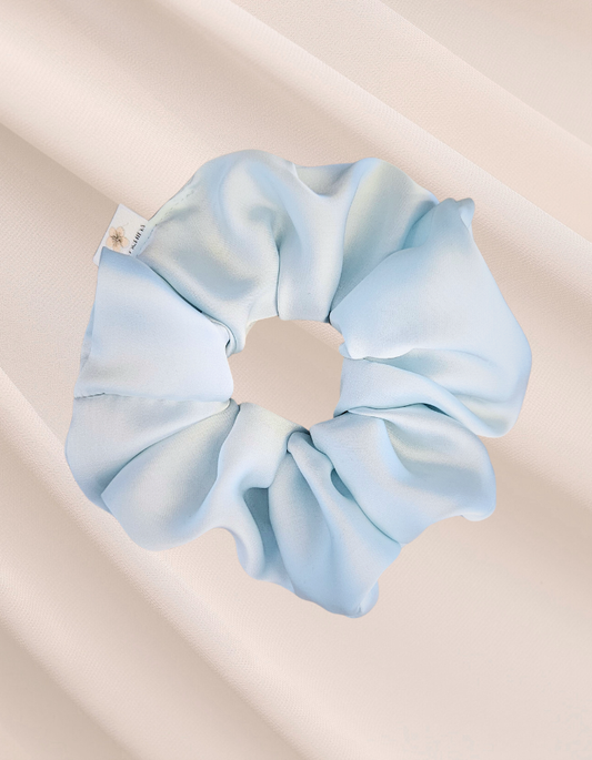 Brisa - Scrunchie de Seda Azul Claro