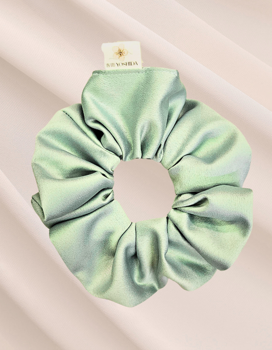 Menta - Scrunchie de Cetim Verde Menta