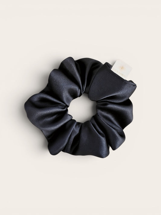 Noite - Scrunchie de Cetim Preto