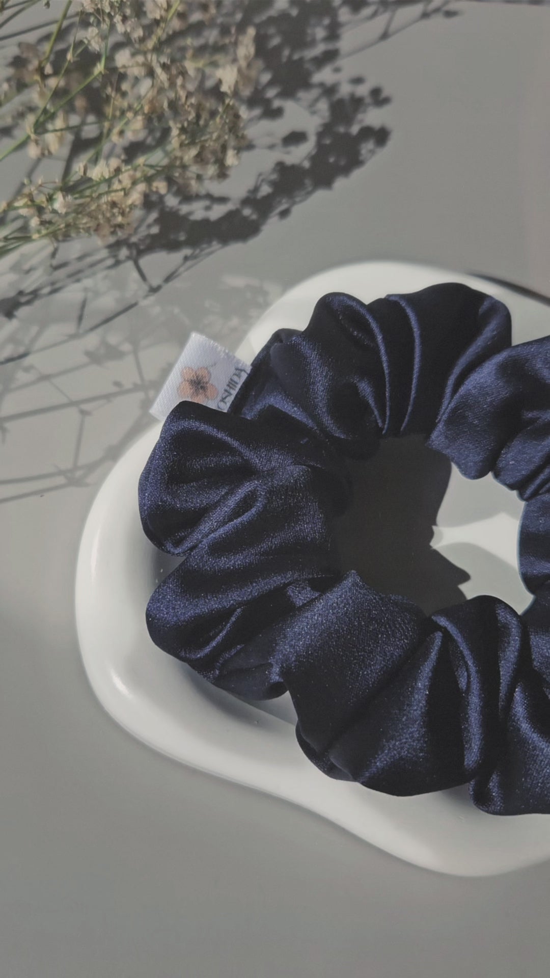 Marino Mini - Scrunchie de Cetim Azul Petróleo